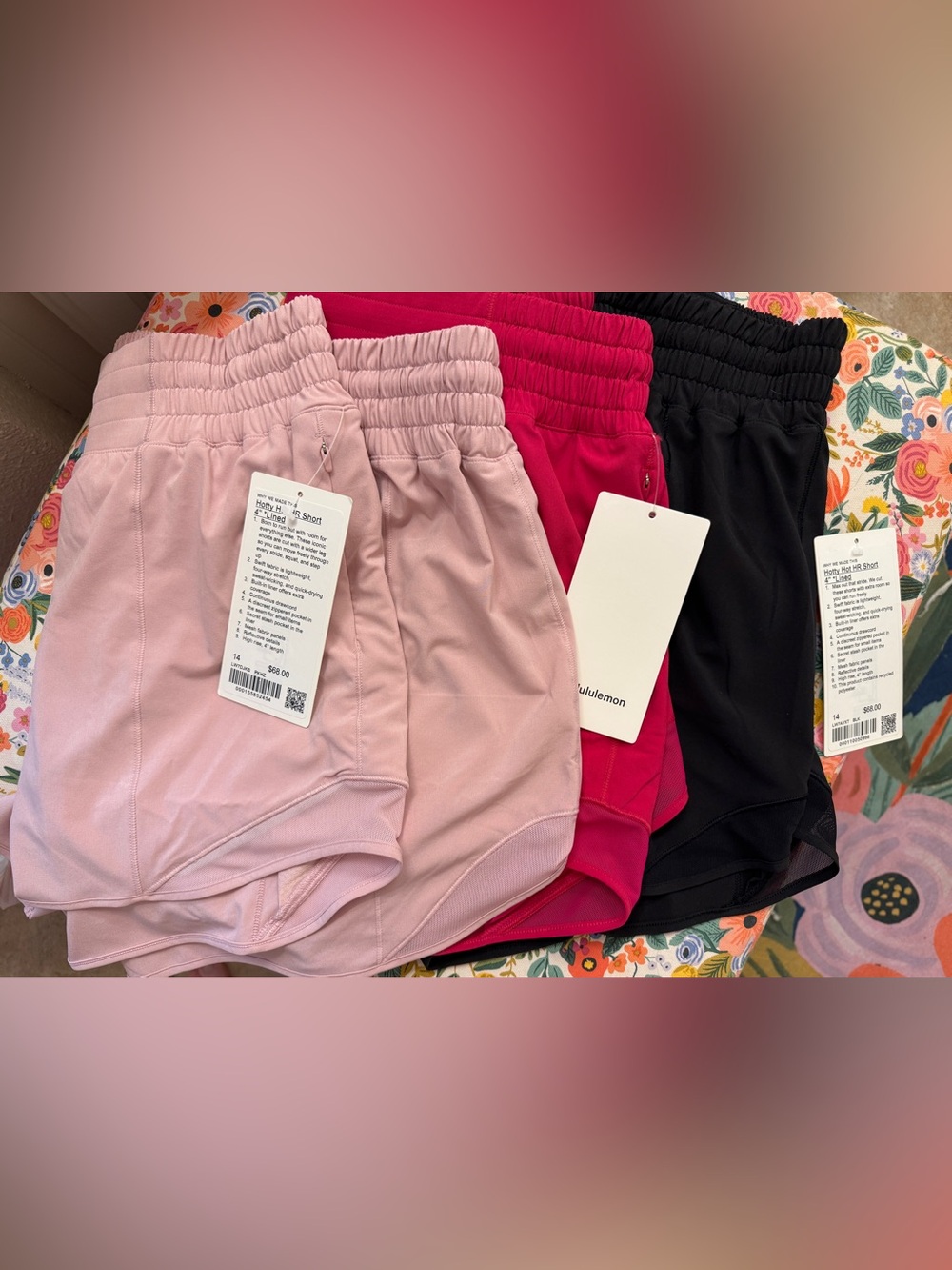 lululemon Hotty Hot Shorts 4” Lot- (3)
